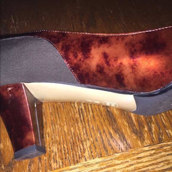 Tortoise & Brown Heels!  EUC! - Picture 2 of 4